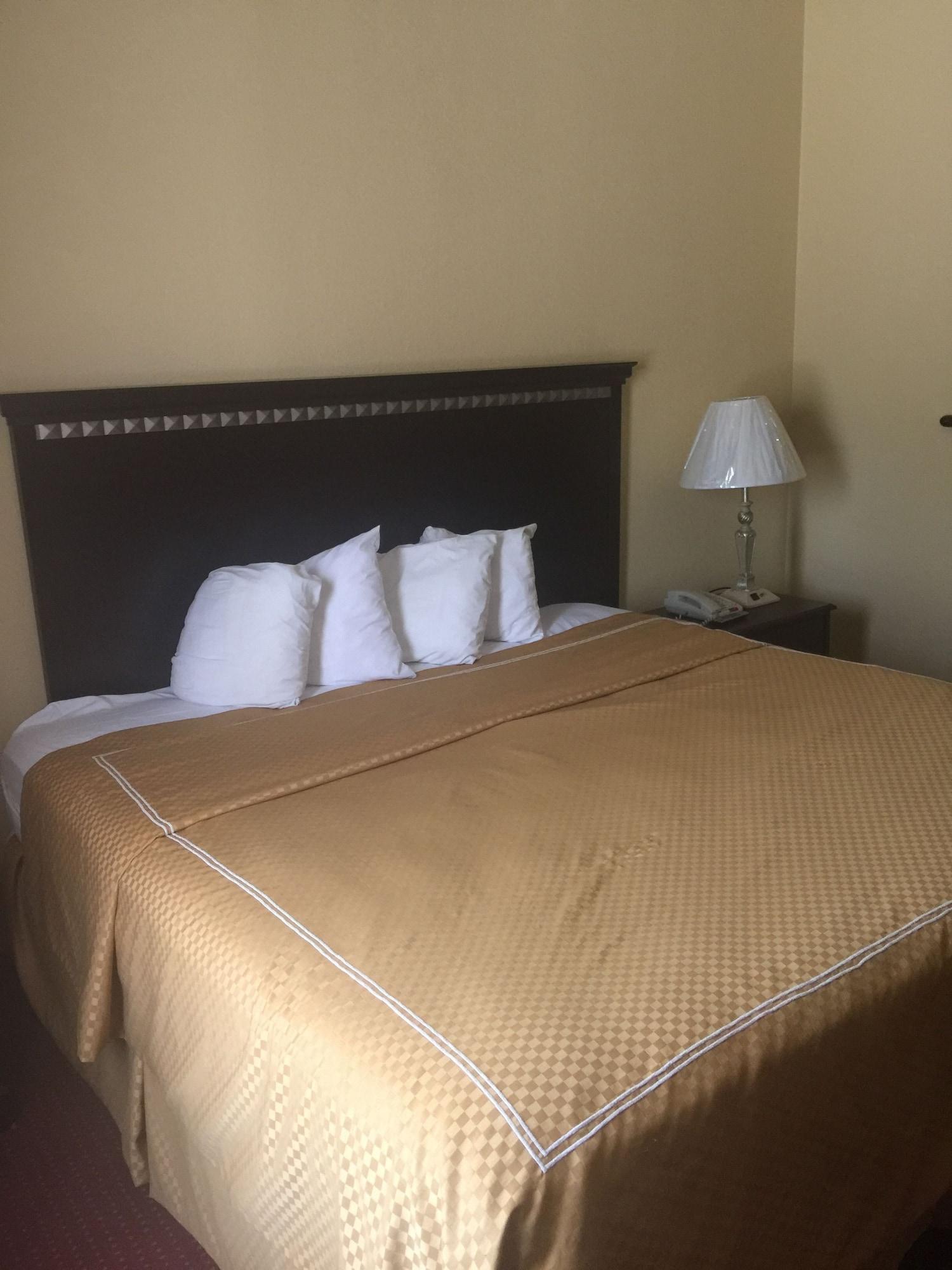 Comfort Suites Laredo Bagian luar foto