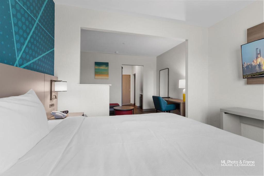 Comfort Suites Laredo Bagian luar foto