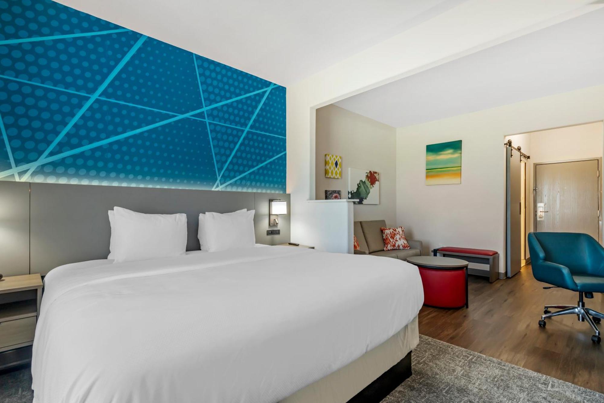 Comfort Suites Laredo Bagian luar foto