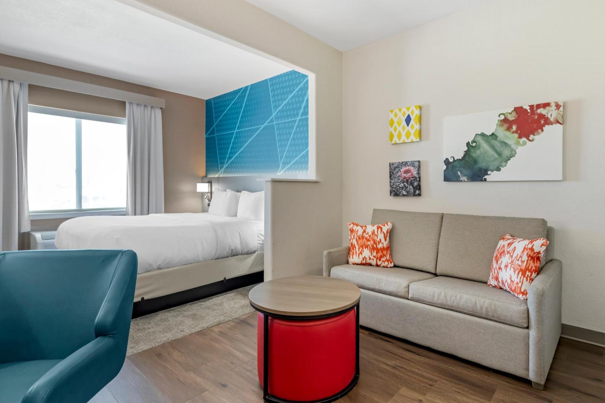Comfort Suites Laredo Bagian luar foto