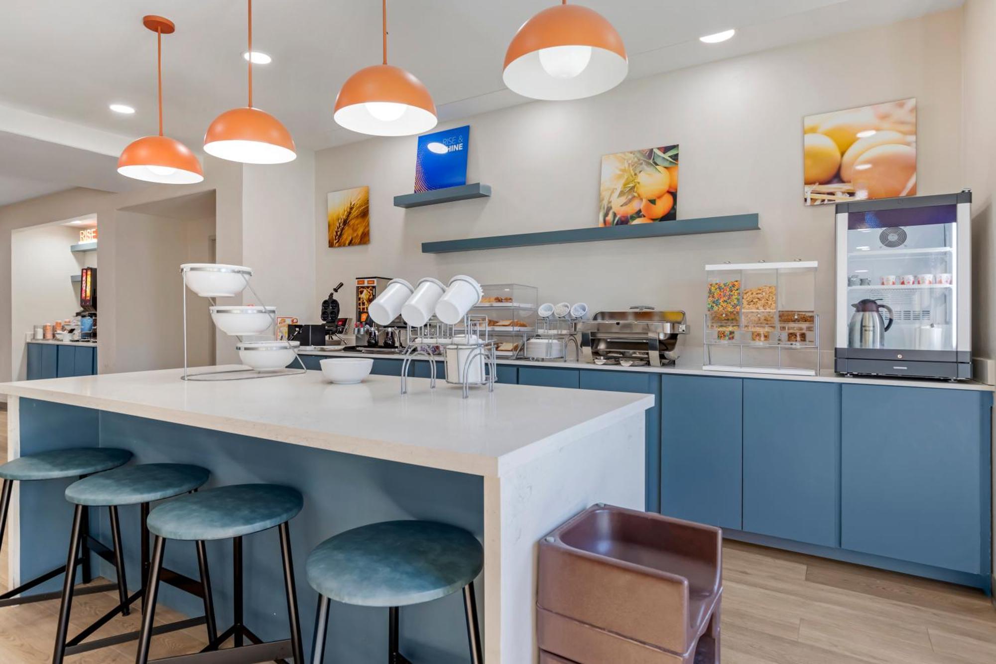 Comfort Suites Laredo Bagian luar foto