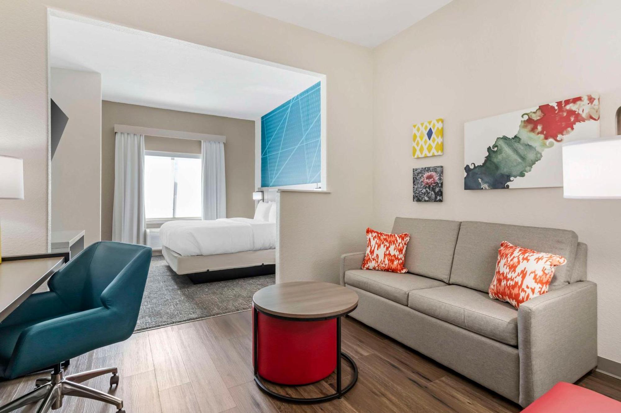 Comfort Suites Laredo Bagian luar foto