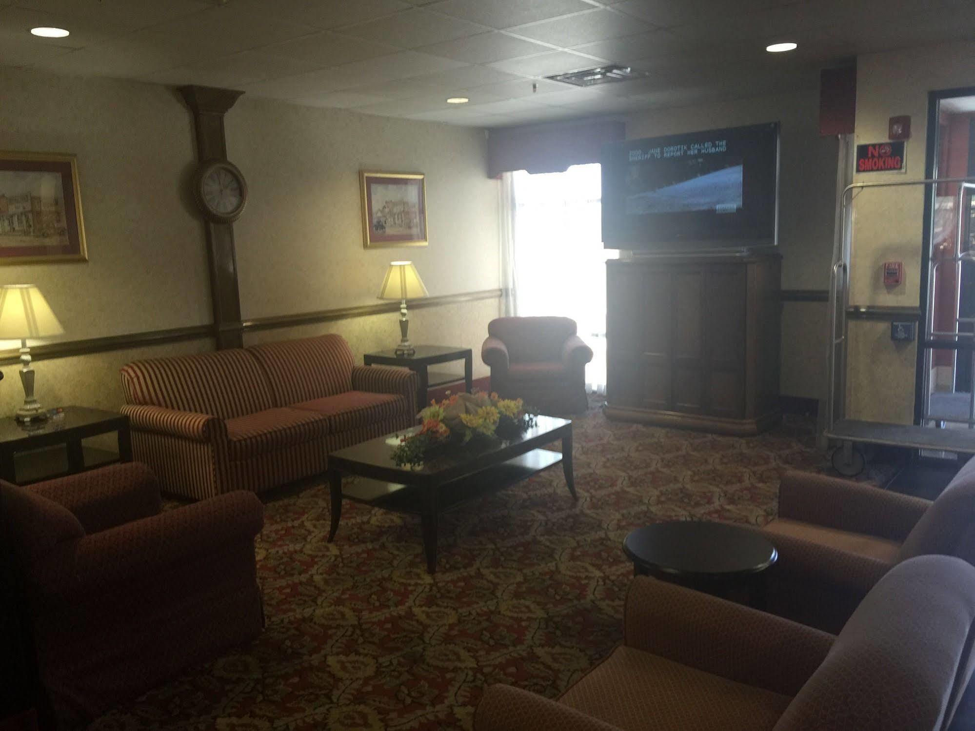 Comfort Suites Laredo Bagian luar foto
