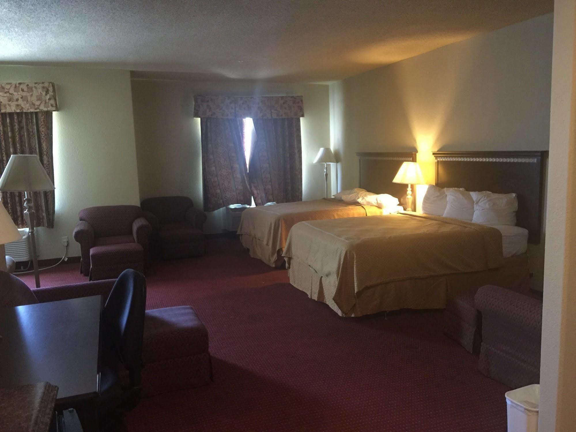 Comfort Suites Laredo Bagian luar foto