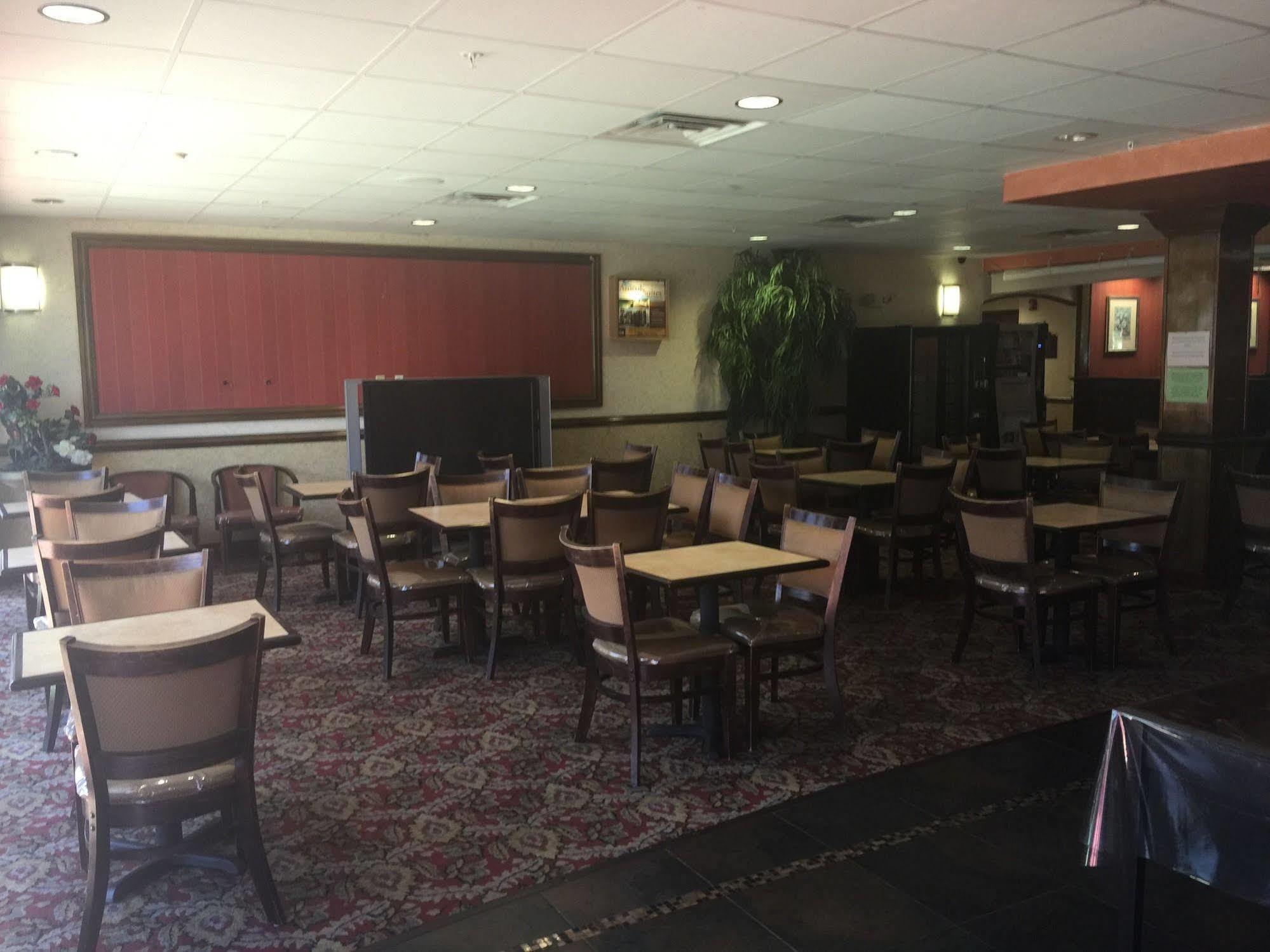 Comfort Suites Laredo Bagian luar foto