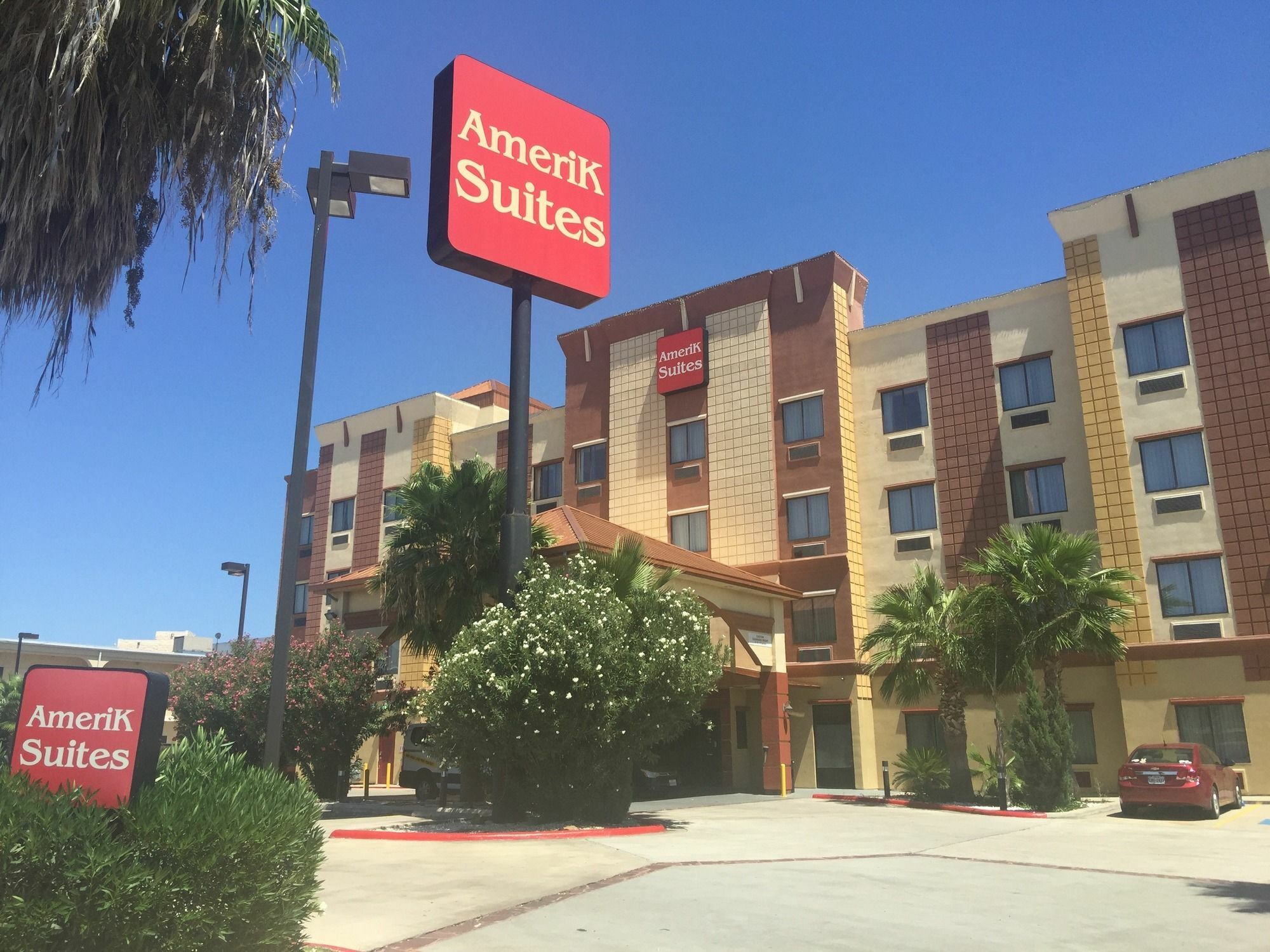 Comfort Suites Laredo Bagian luar foto